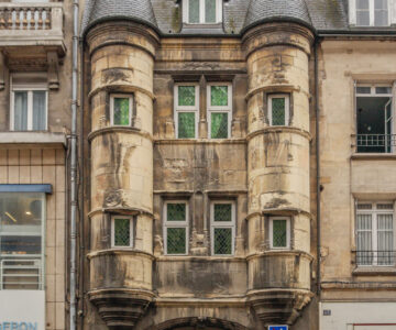 Porte du chapitre Reims centre.