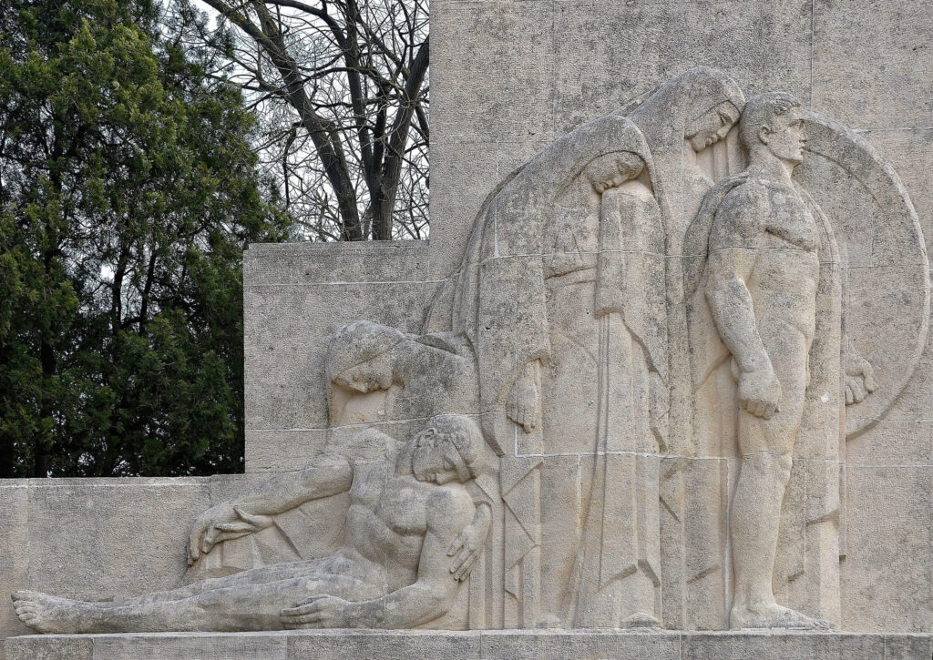 Reims - le monument aux morts.