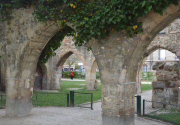 Ruines du Couvent des Cordeliers. Reims. parce des Cordeliers