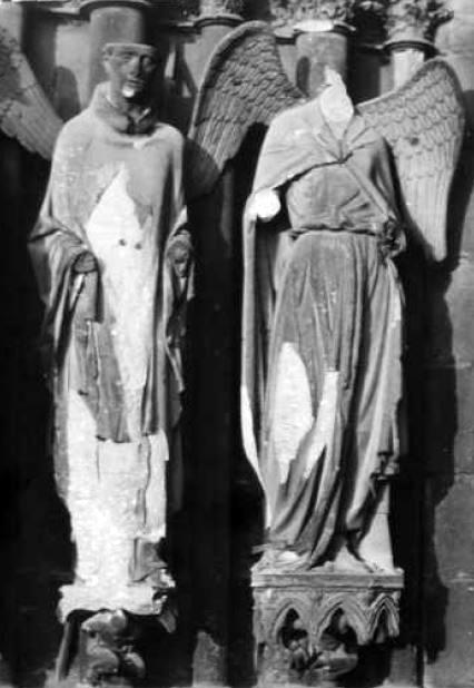 Saint-Nicaise et l’Ange au sourire décapité lors de l’incendie du 19 septembre 1914.