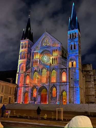 Spectacle Régalia sur la Basilique Saint Remi à Reims